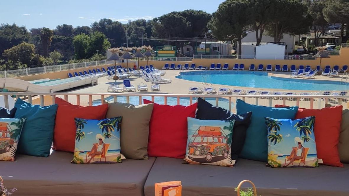 Domaine Residentiel De Plein Air Odalys La Pinede 아그 외부 사진