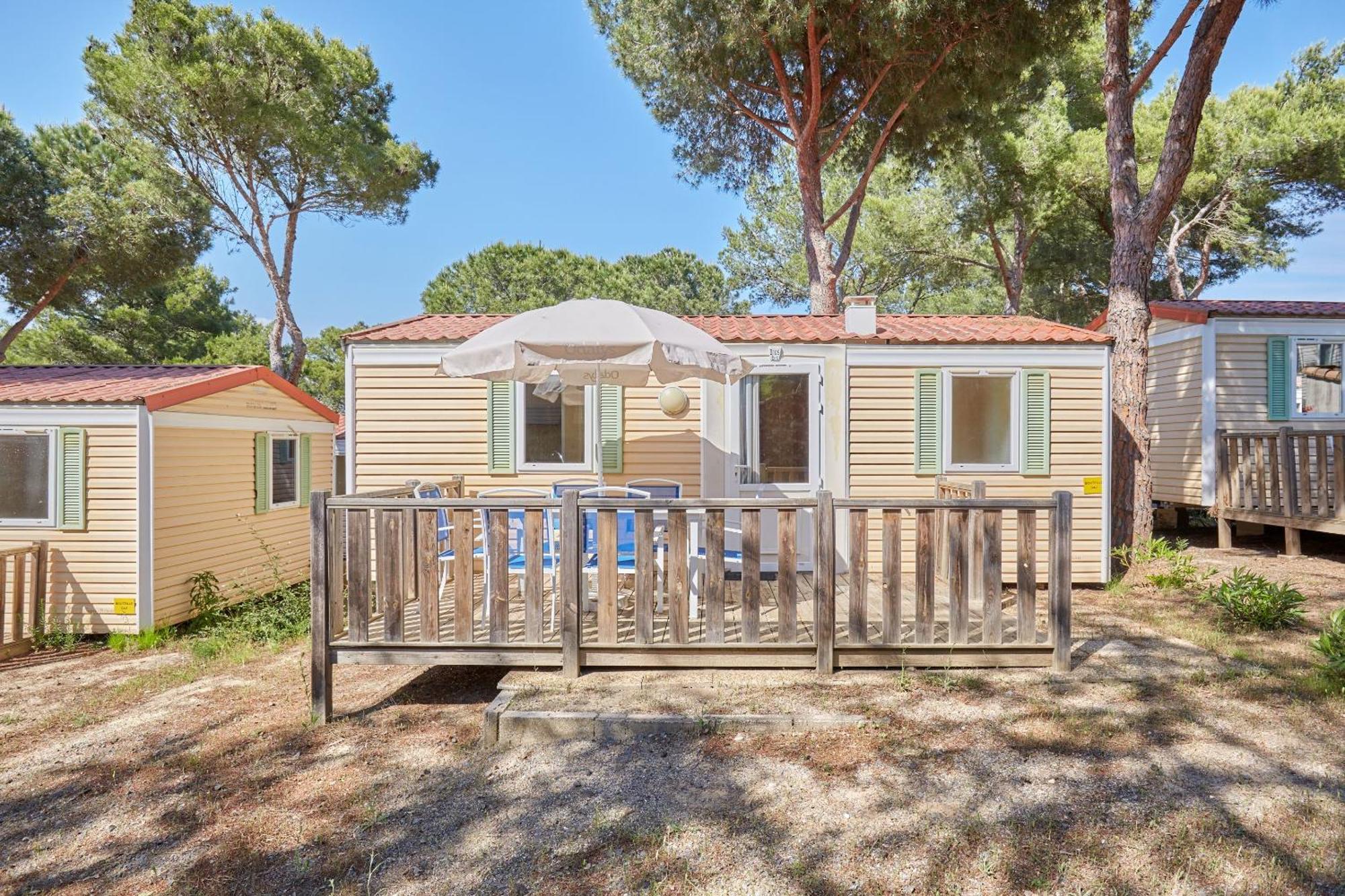 Domaine Residentiel De Plein Air Odalys La Pinede 아그 외부 사진